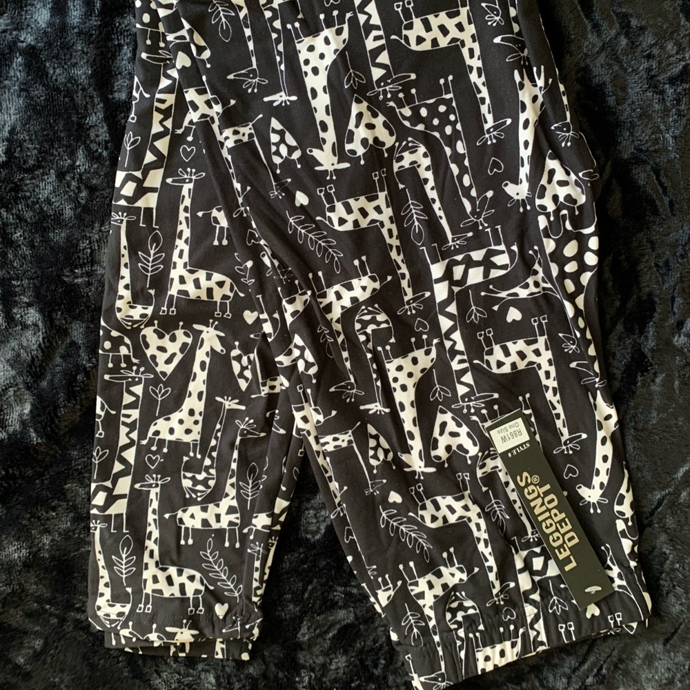 Giraffe leggings new with tag